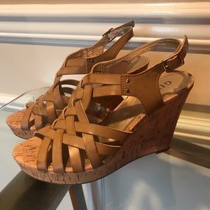Guess brown leather strappy wedges size 7